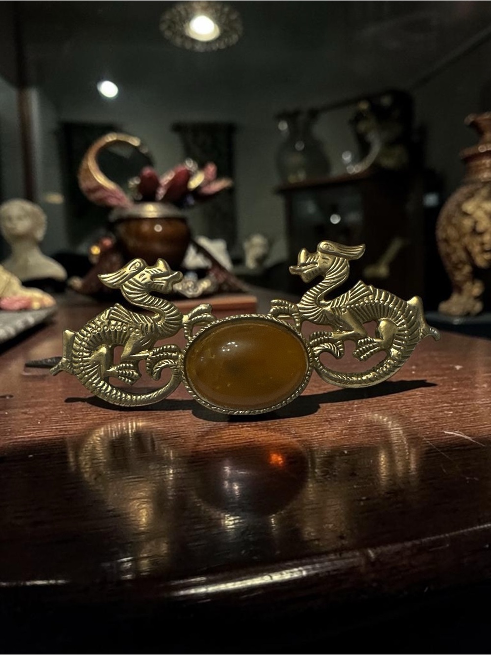 Vintage-Inspired Dragon Brooch with Amber Cabochon - Picture 4 of 5